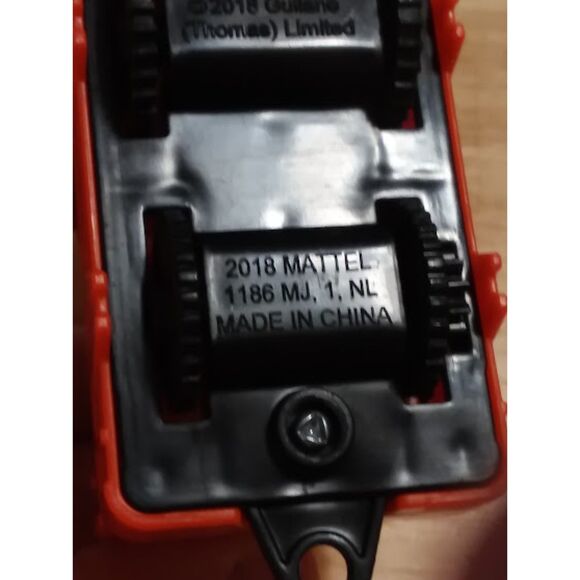 TOMY Trackmaster Thomas & Friends Train car GDV 33 Red  Turning Wheel - Picture 11 of 14